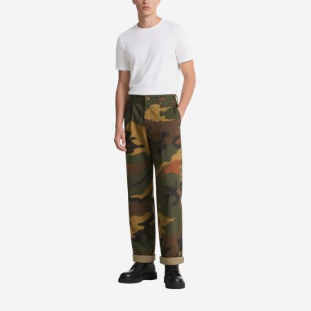 mens-chinos-are-comfortable-and-fitted-trousers